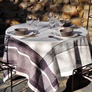 Le Cluny Provence Jacquard tablecloth