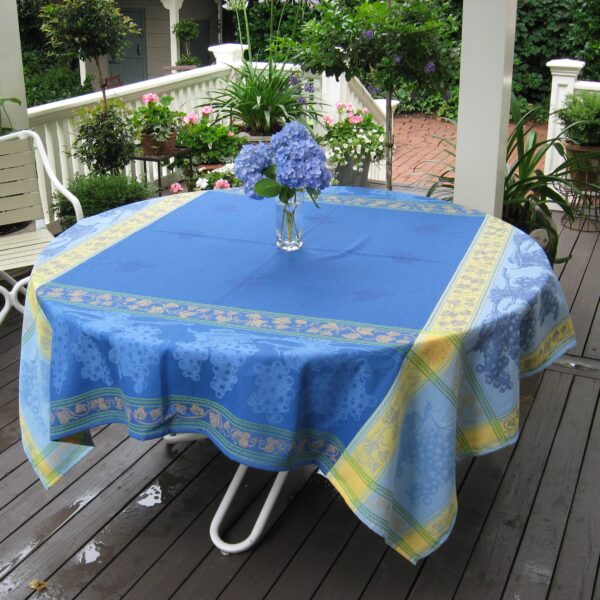 Le Cluny French Provence tablecloths napkins