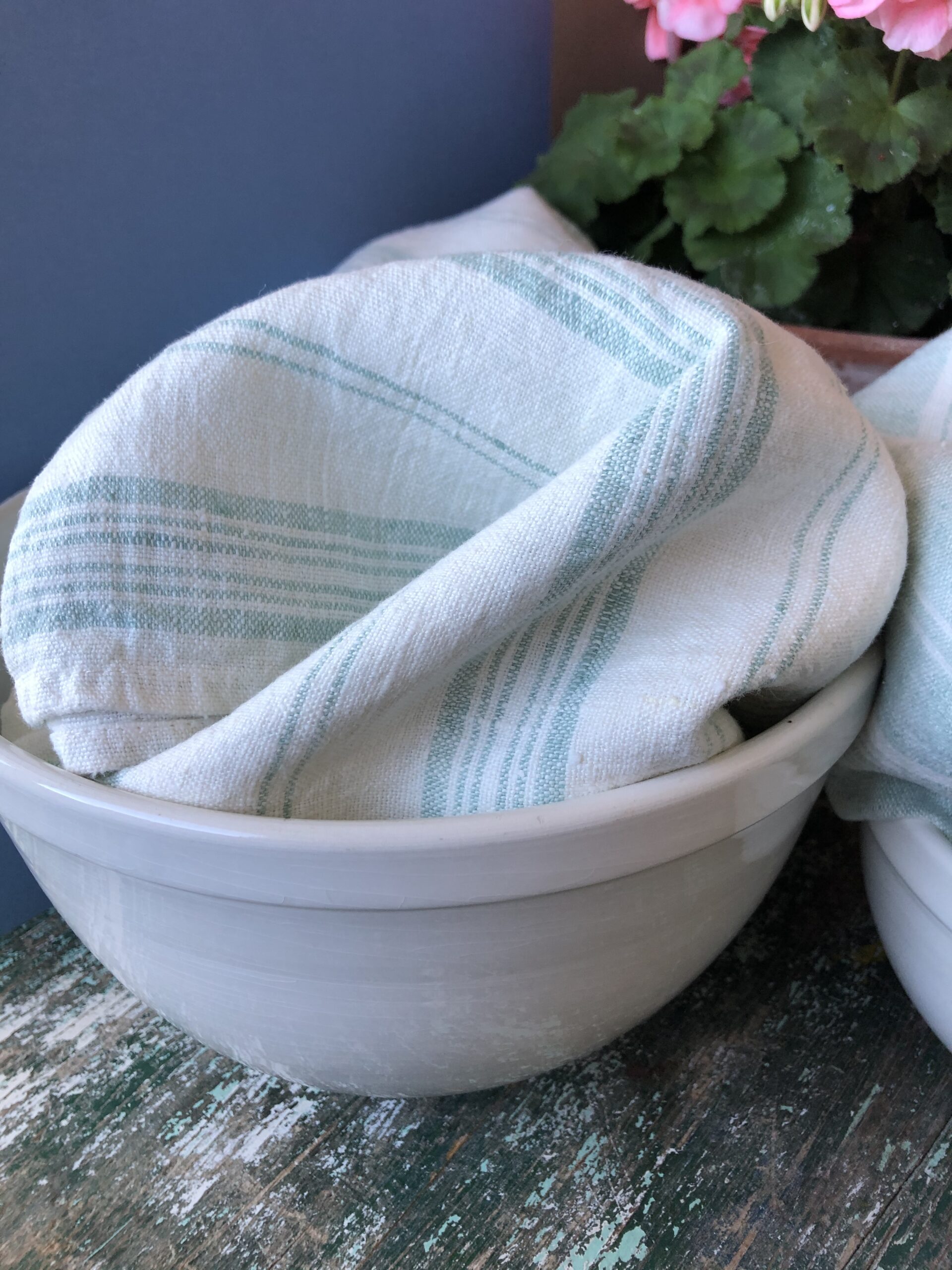 Linen Casa Kitchen Towel – Striped Heather Gray  Métaphore European Home  Textiles & Gifts: Wallace#Sewell, Lapuan Kankurit, David Fussenegger,  NapKing, Miho, Tweedmill, Libeco