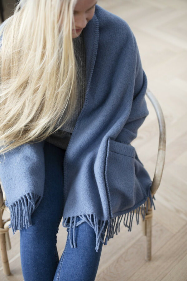 lapuan kankurit wool shawl blue Finland
