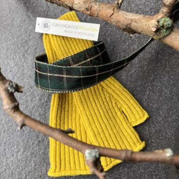 Green Grove Scotland Brodie Mittens GORSE