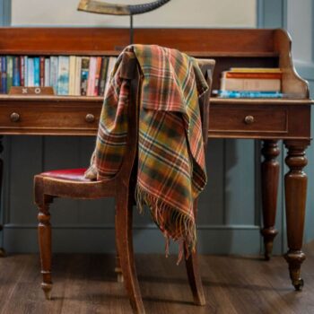 LOCHCARRON Lambswool Throw SCOTT GREEN ANTIQUE TARTAN